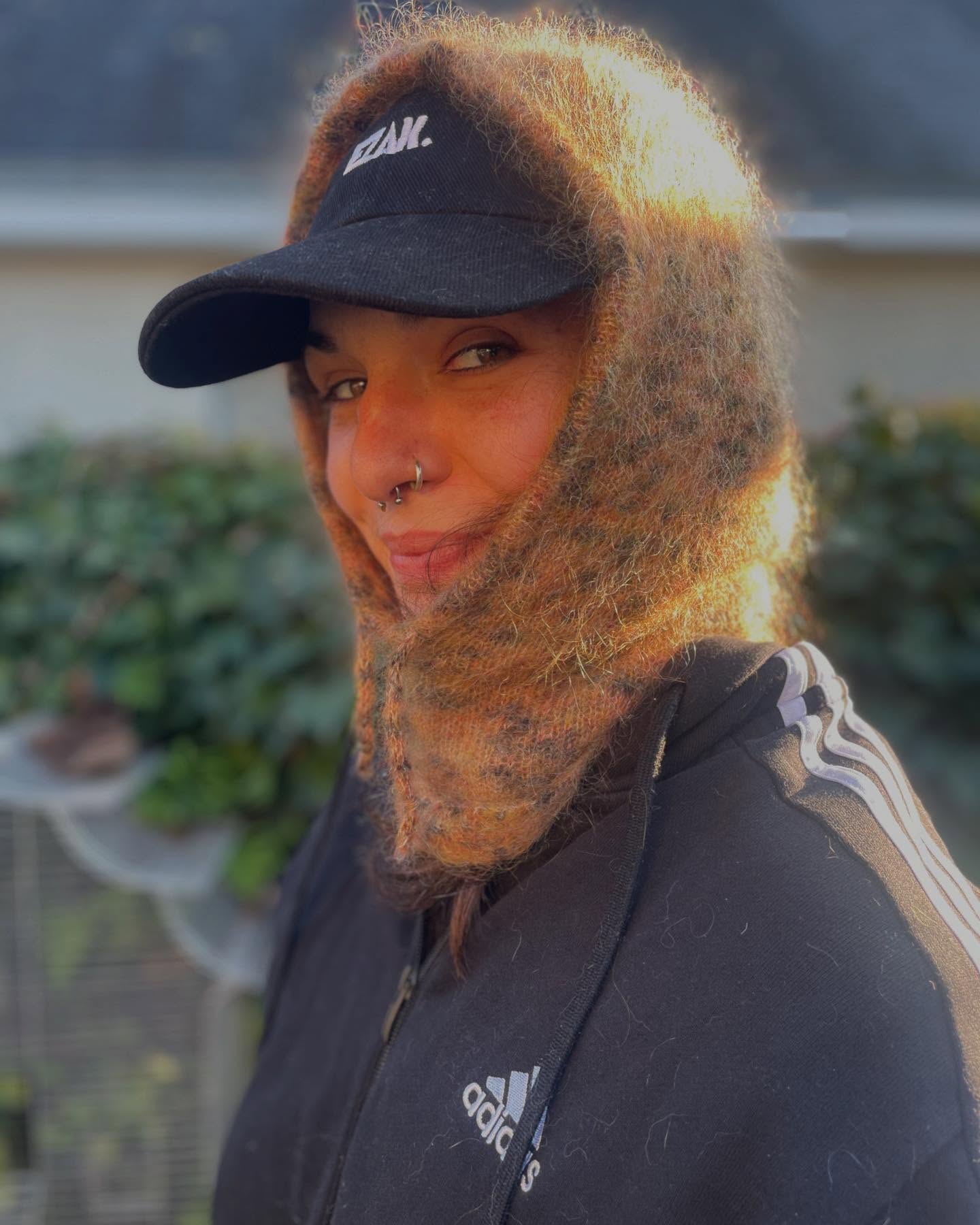 - Ollie 🐆- 
.
.
.Quand j’ai découvert l’existence de cette laine graou de chez phildar_officiel je l’ai immédiatement imaginé pour ma sista alzouzeeee qui est team léo’ a 1000%. La capuche ollie de chez atelieremilie était la partenaire idéale pour cette laine ! Tricotée en aiguilles 4 et 3,5 j’aime beaucoup le rendu : un peu dense et bien fluff. 

. 🧶 : Phil Léo de chez Phildar 
. 📝 : Capuche ollie par Émilie Luis 

#olliebyae #olliehood #capucheollie #atelieremilie #phildar #philleo #phileo #knitting #knitter #knittersofinstagram #yarn #yarnlover #yarnaddict #yarneater #kniteatrepeat
